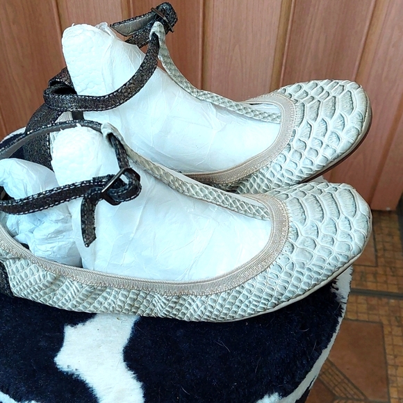Yosi Samara snake print & pewter flats size 8